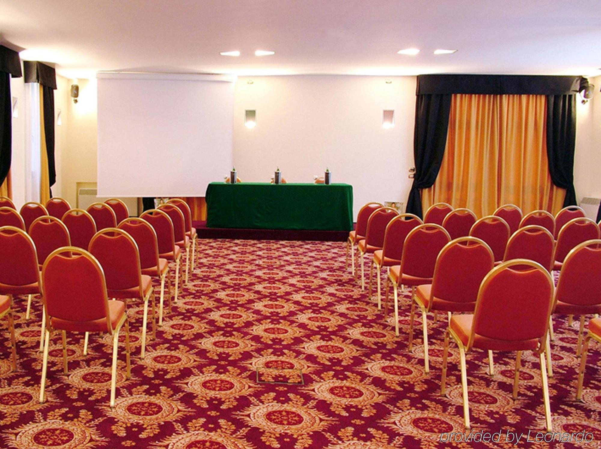 그랜드 호텔 트리에스테 앤 빅토리아 아바노테르메 시설 사진 The conference room