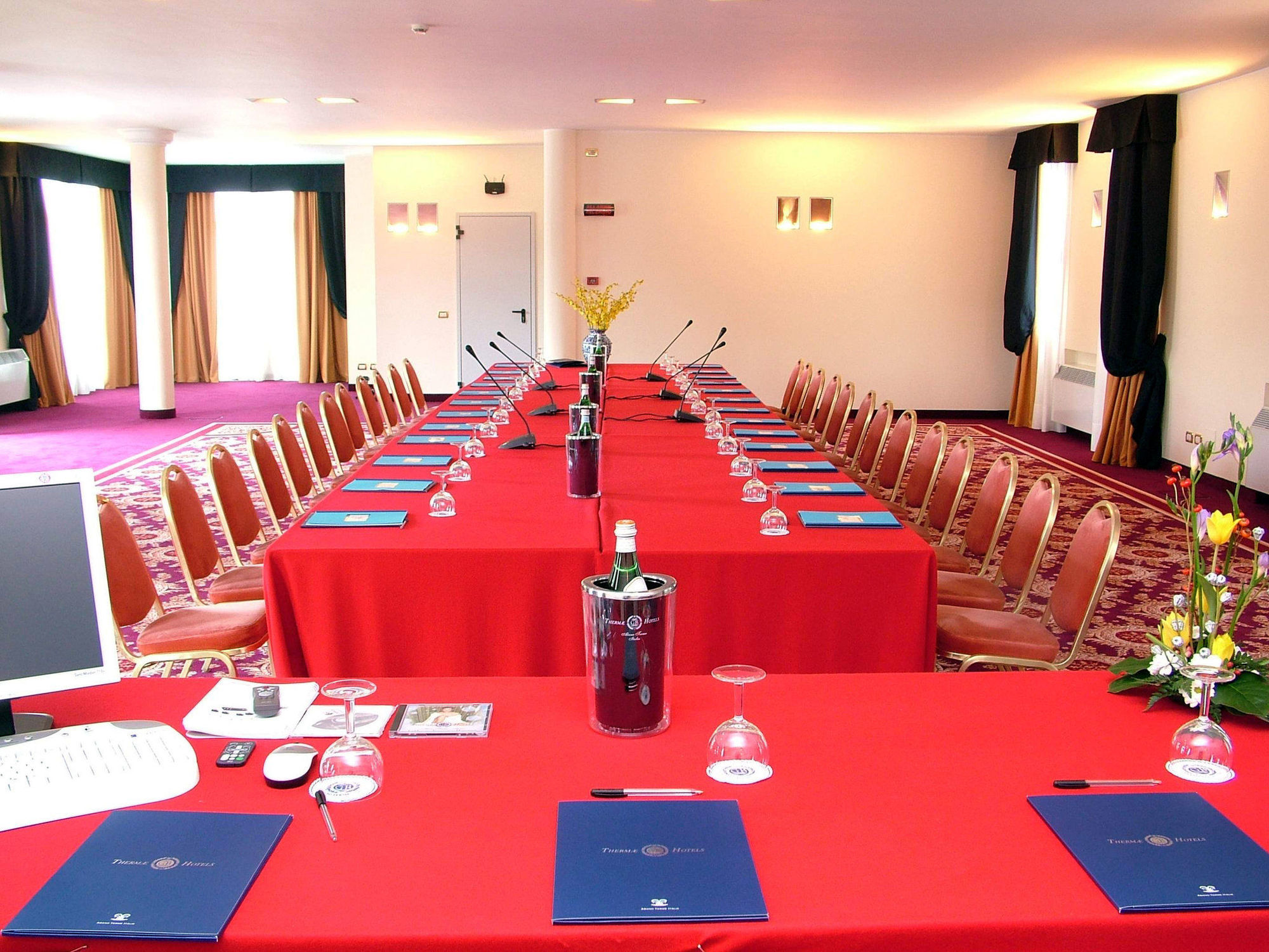 그랜드 호텔 트리에스테 앤 빅토리아 아바노테르메 시설 사진 The conference room
