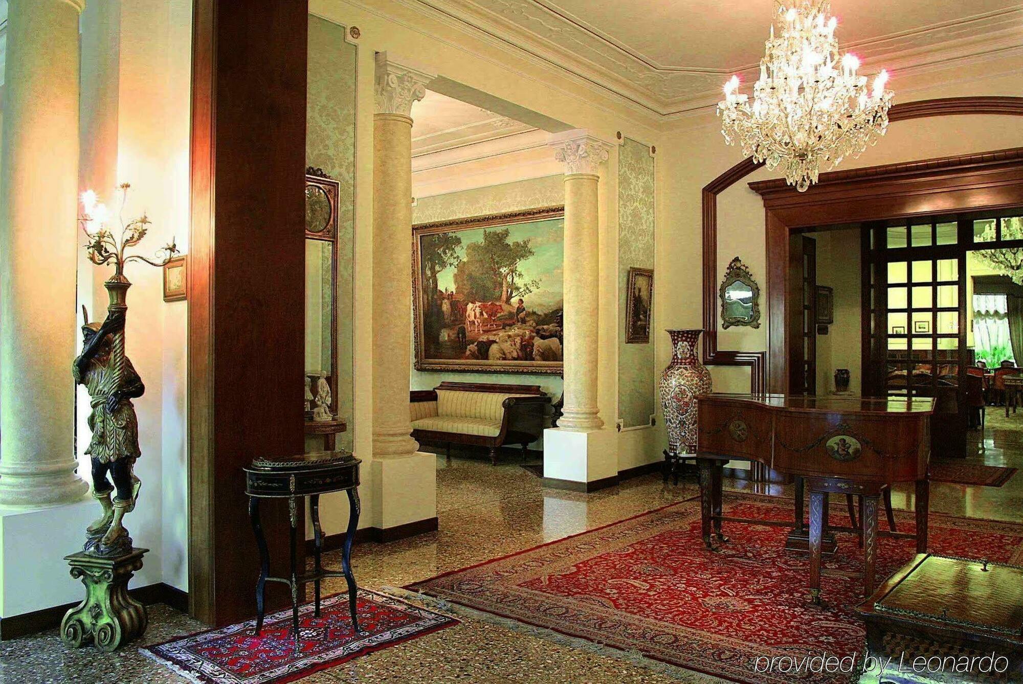 그랜드 호텔 트리에스테 앤 빅토리아 아바노테르메 내부 사진 Interior of the residence